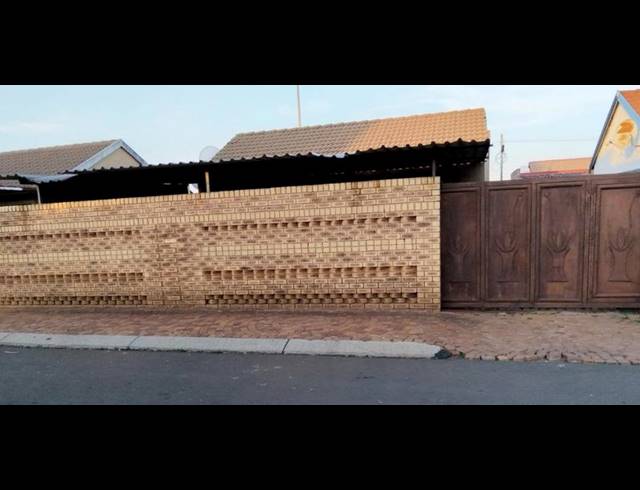 2 BEDROOM HOUSE FOR SALE IN VOSLOORUS